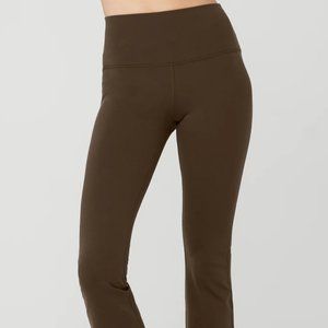 Alo Yoga Airbrush 7/8 bootcut leggings (Espresso)